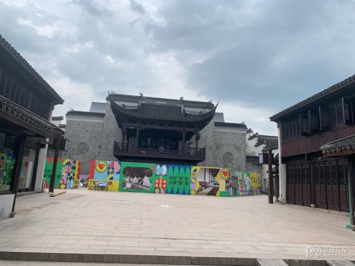 放开之后，你和家人的关系是更亲近了还是更疏远了？游戏画面